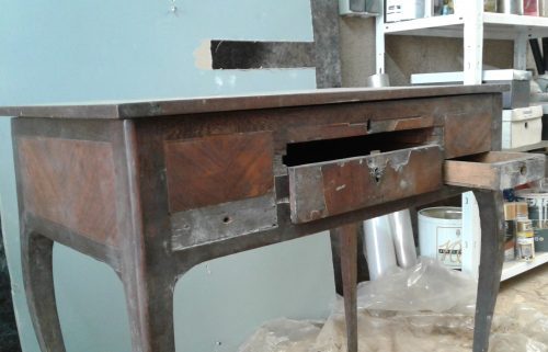 coiffeuse de style Louis XV à restaurer. Restauration de mobilier à Montpellier Hérault 34